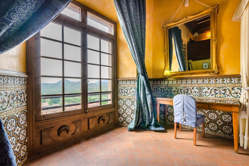 Hospederia Palacio Papa Luna Illueca Eksteriør billede
